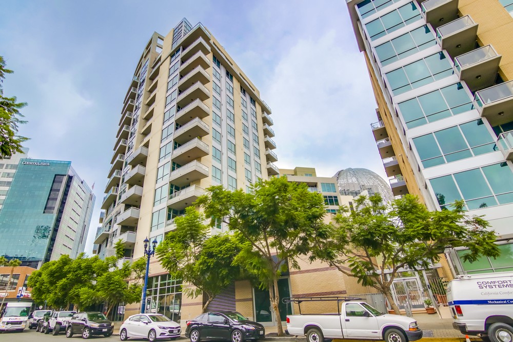 Virtual tour photo 3 of 41 for 206 park blvd #309