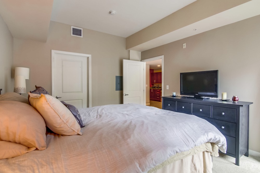 Virtual tour photo 23 of 41 for 206 park blvd #309