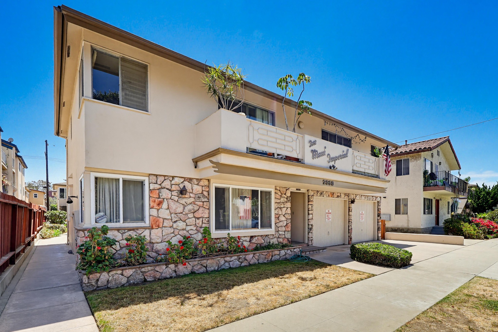 Virtual tour photo 1 of 45 for 2060 E 3rd St Apt 3