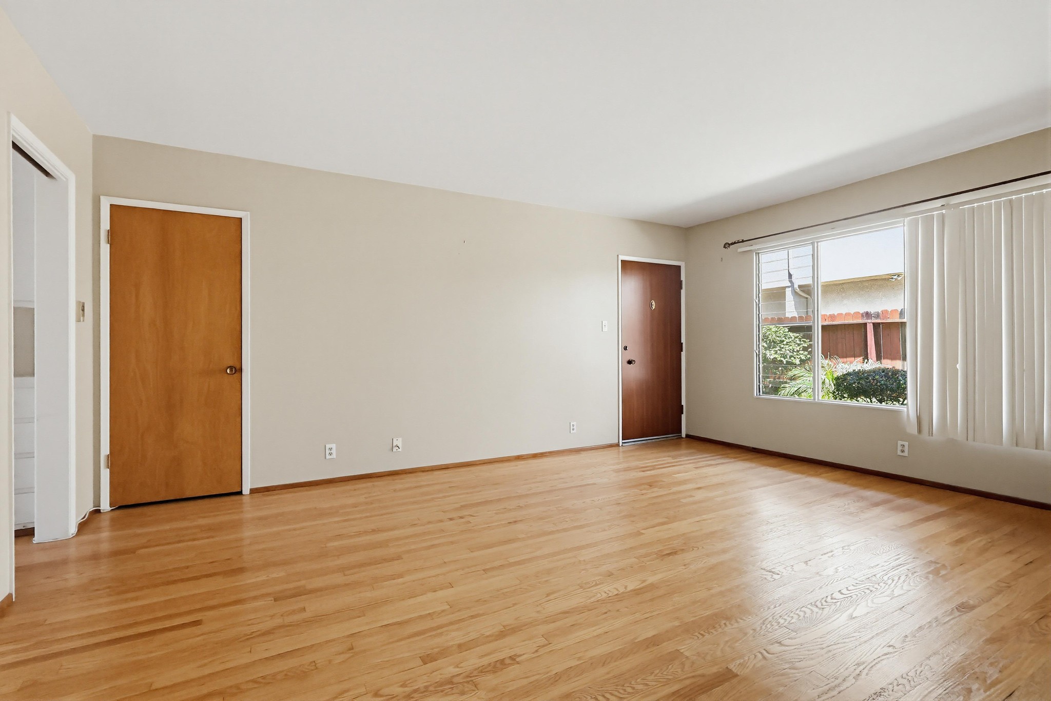 Virtual tour photo 13 of 45 for 2060 E 3rd St Apt 3