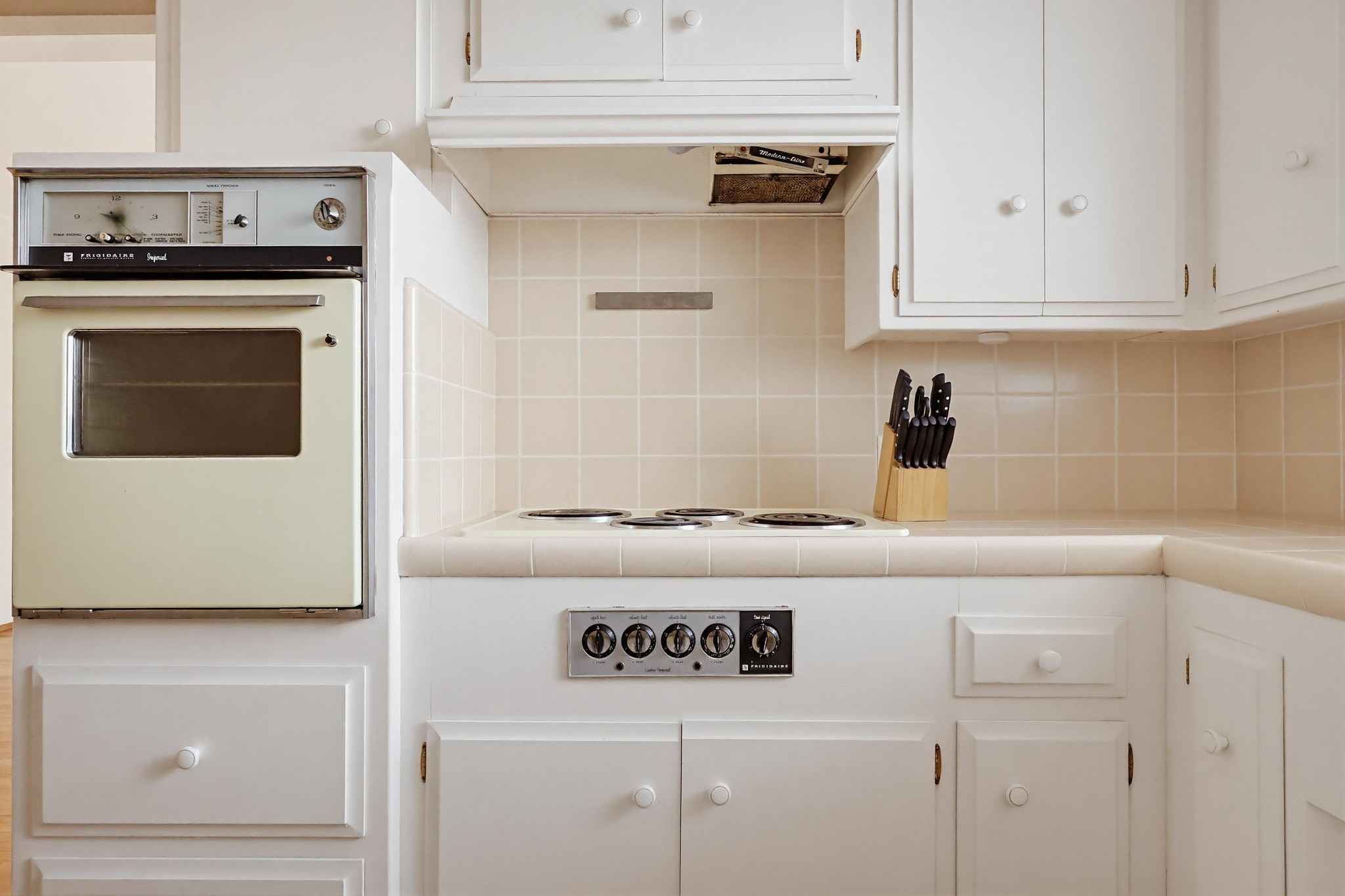 Virtual tour photo 27 of 45 for 2060 E 3rd St Apt 3