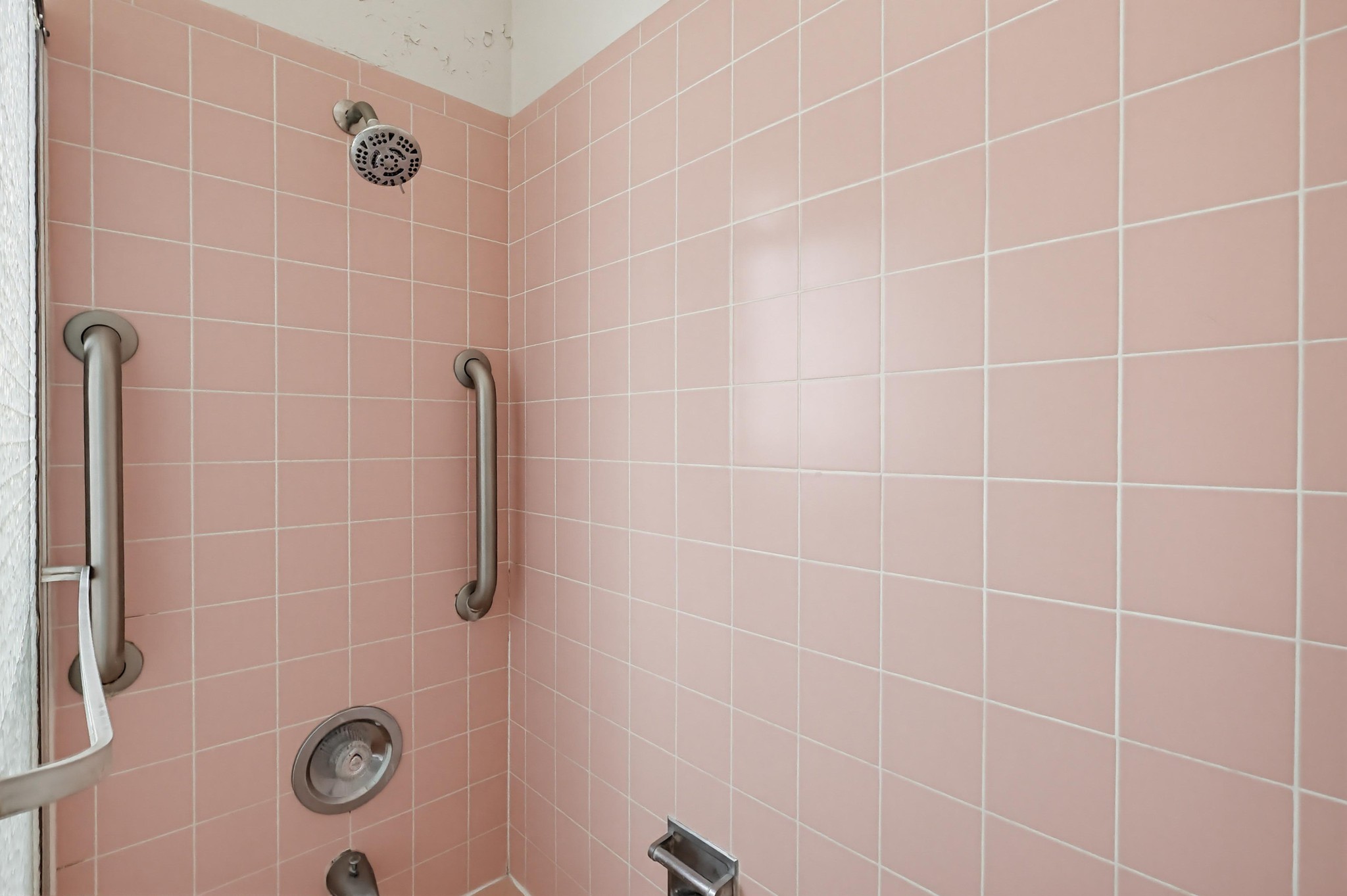 Virtual tour photo 34 of 45 for 2060 E 3rd St Apt 3