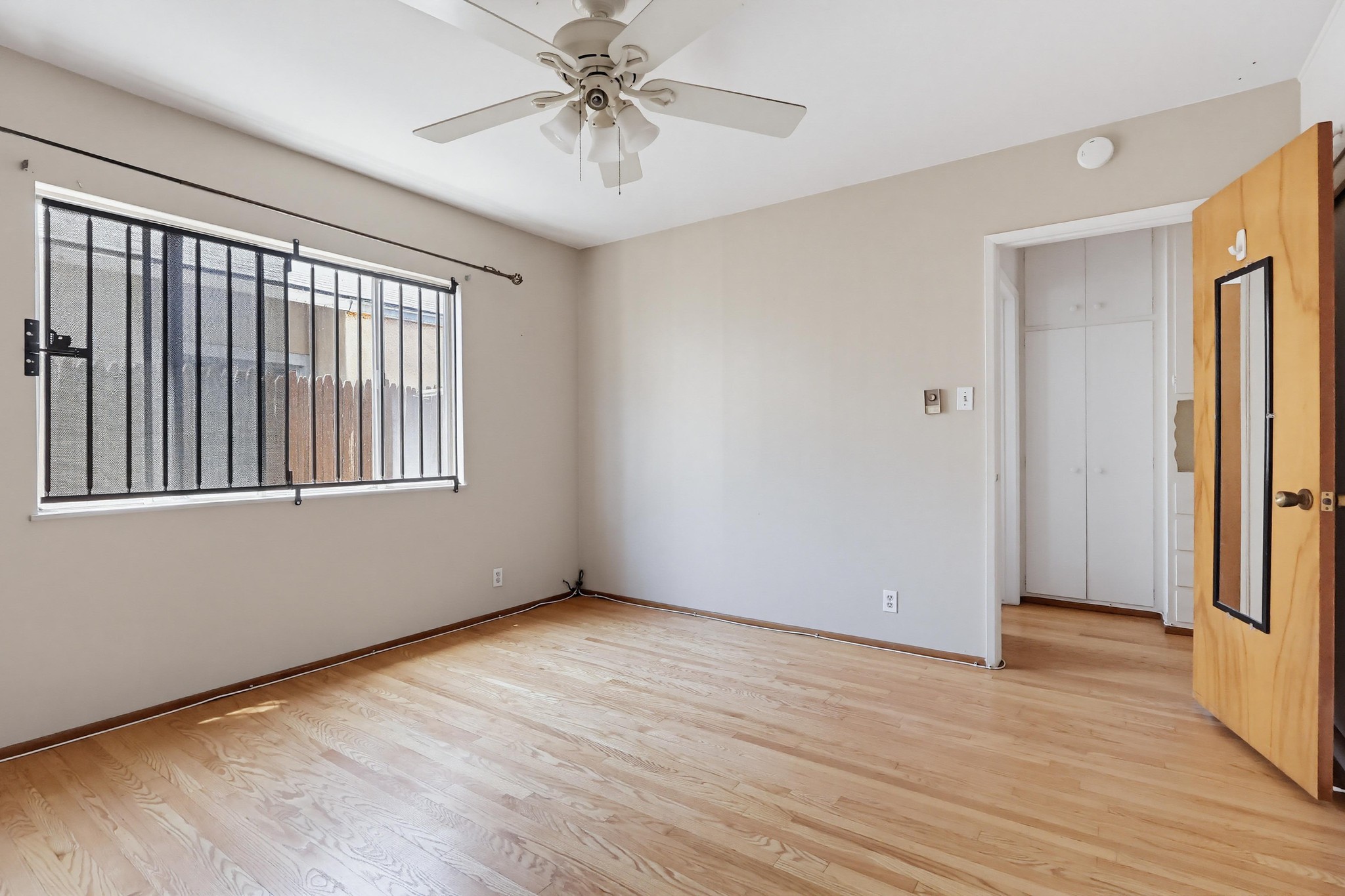 Virtual tour photo 36 of 45 for 2060 E 3rd St Apt 3