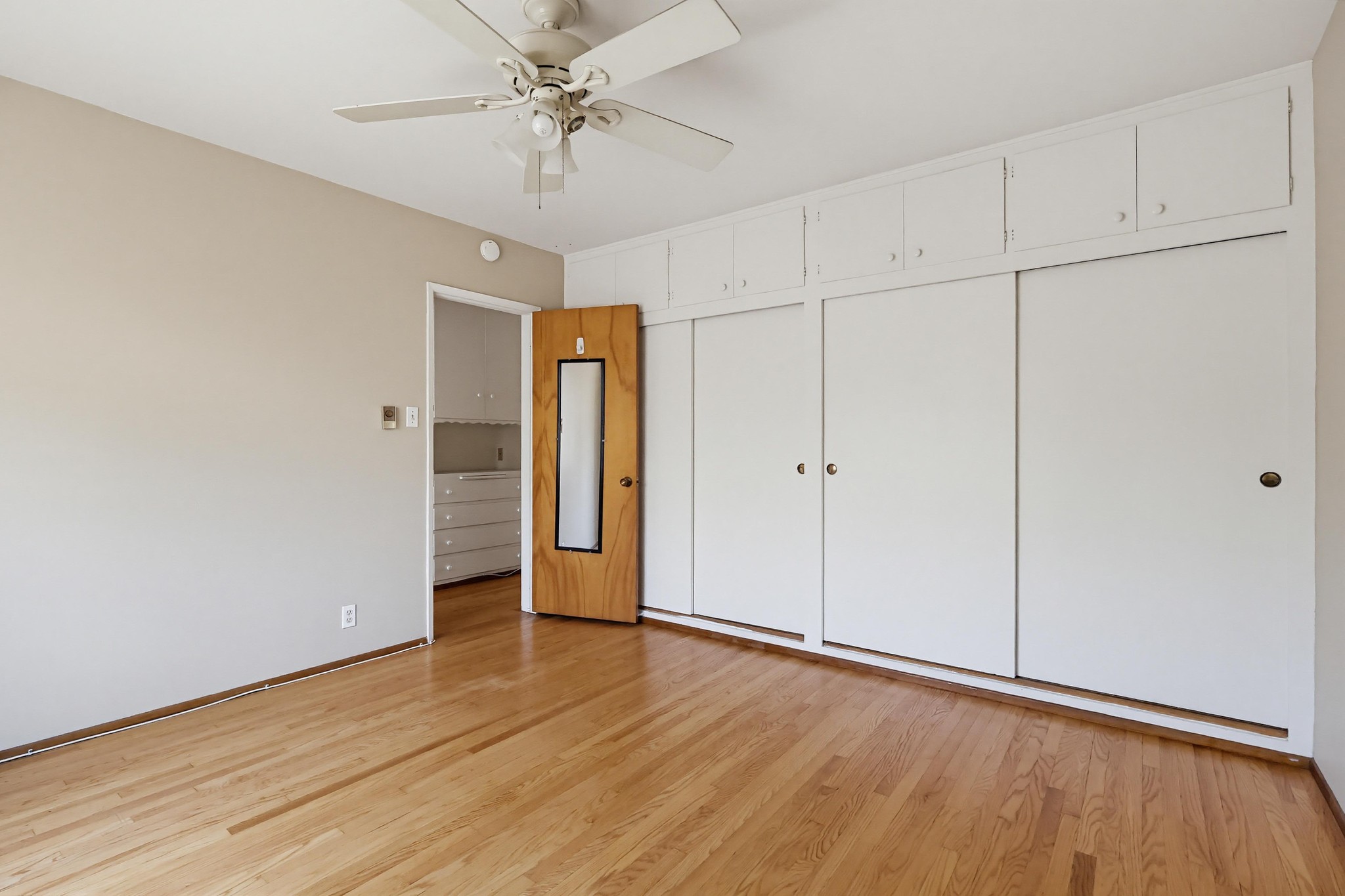 Virtual tour photo 37 of 45 for 2060 E 3rd St Apt 3