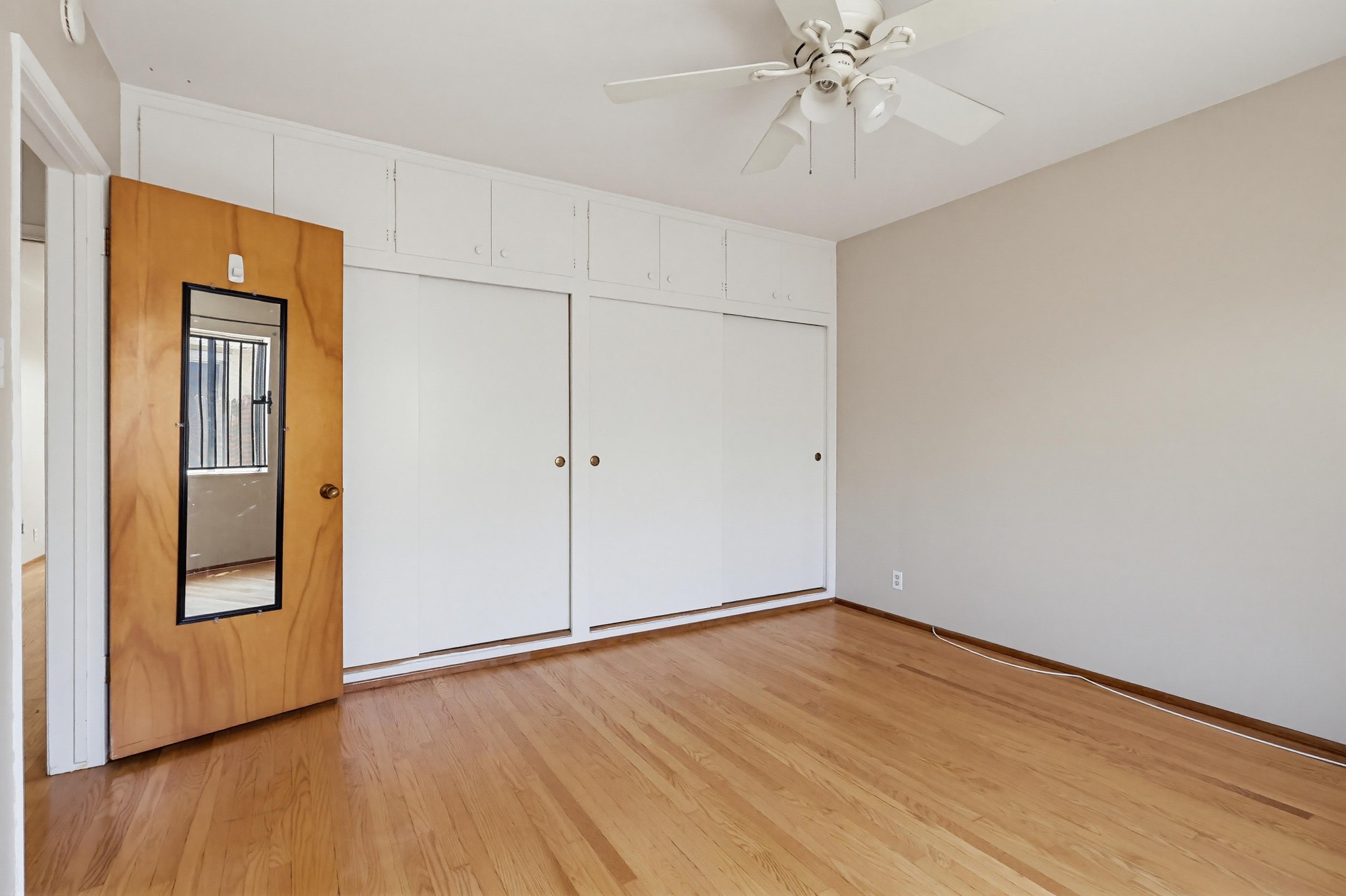 Virtual tour photo 38 of 45 for 2060 E 3rd St Apt 3