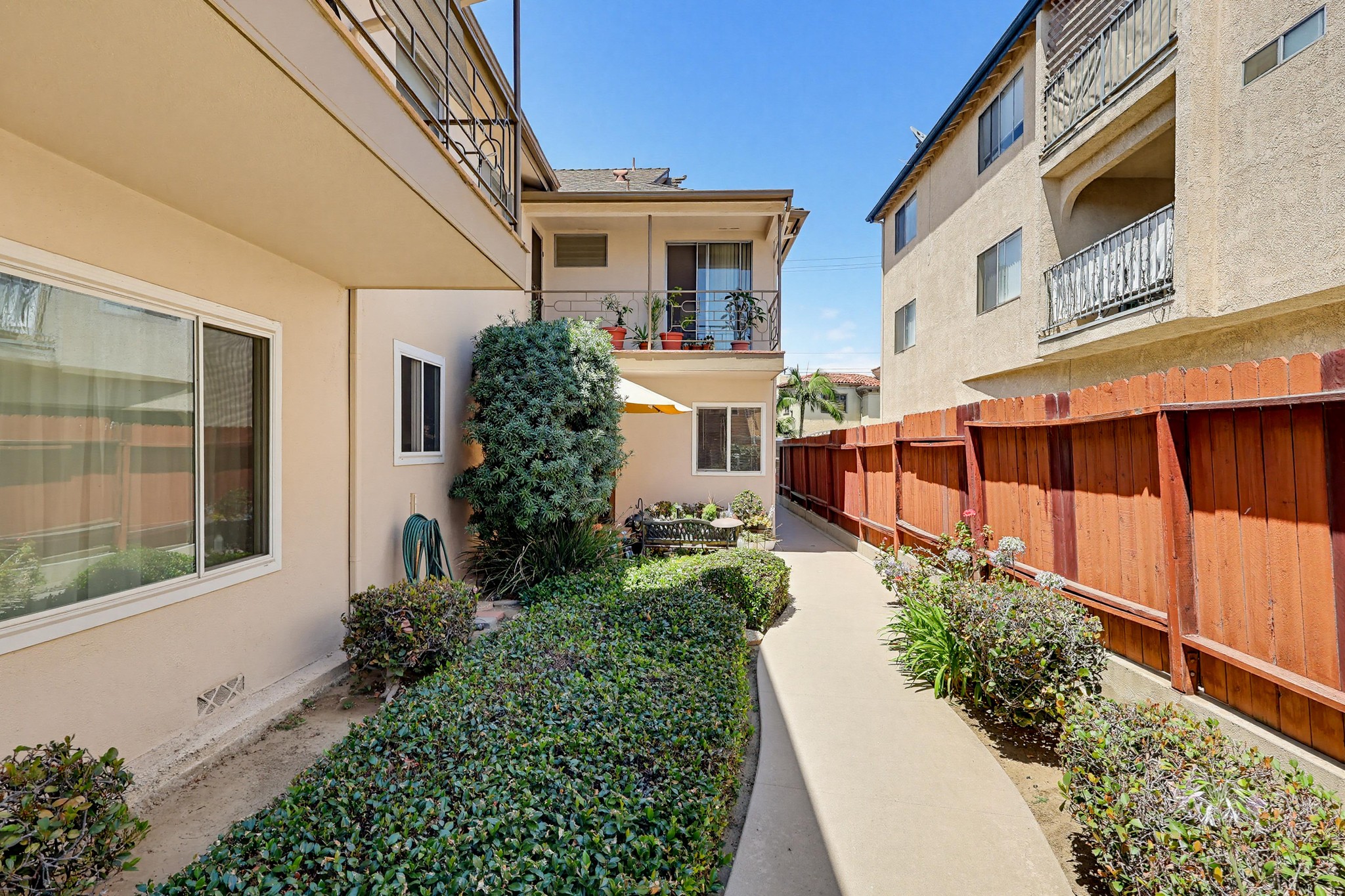 Virtual tour photo 41 of 45 for 2060 E 3rd St Apt 3