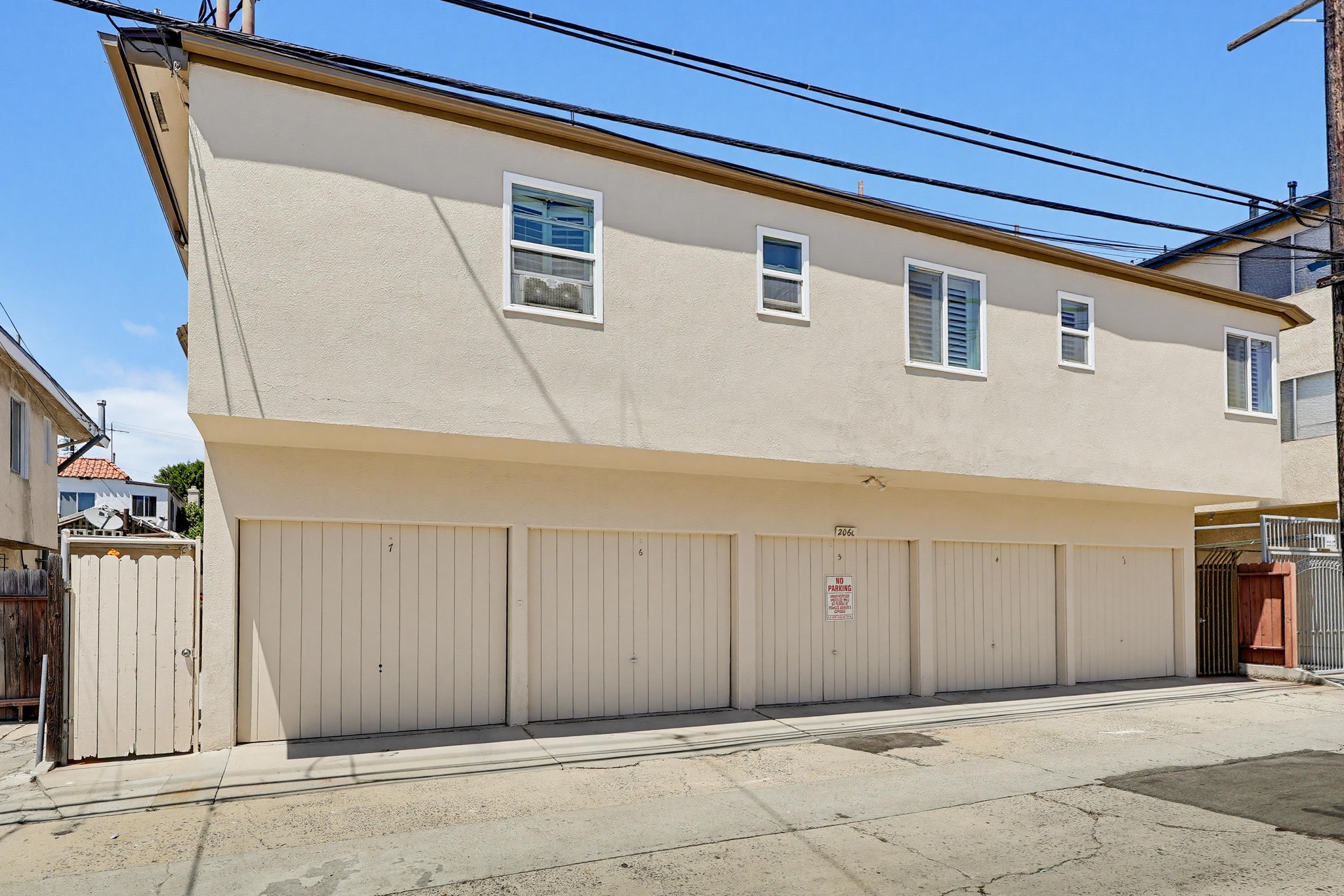 Virtual tour photo 43 of 45 for 2060 E 3rd St Apt 3