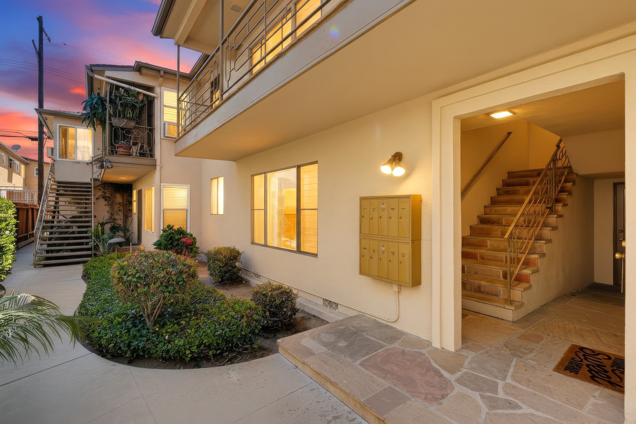 Virtual tour photo 45 of 45 for 2060 E 3rd St Apt 3