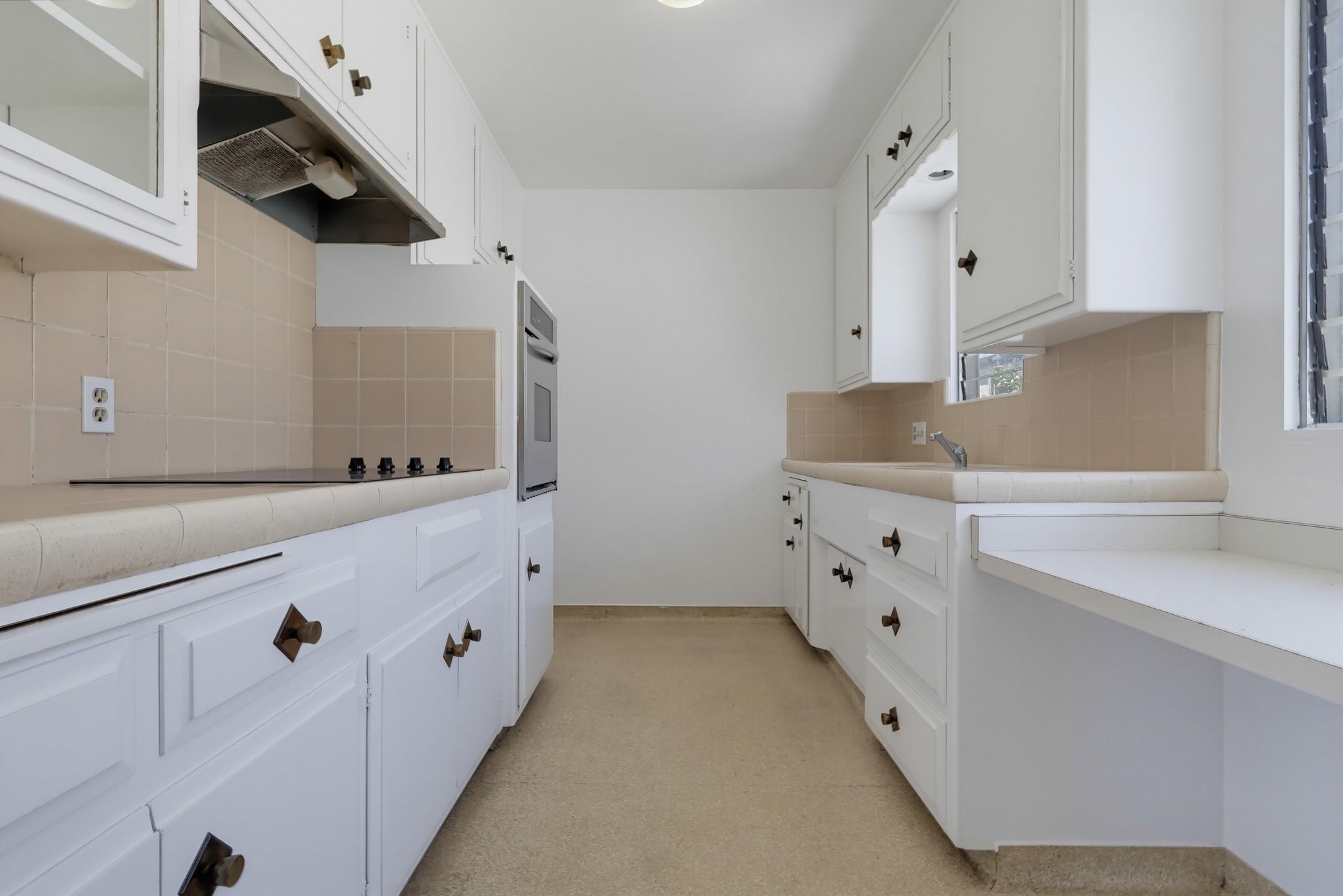 Virtual tour photo 20 of 54 for 2060 E 3rd St Apt 6