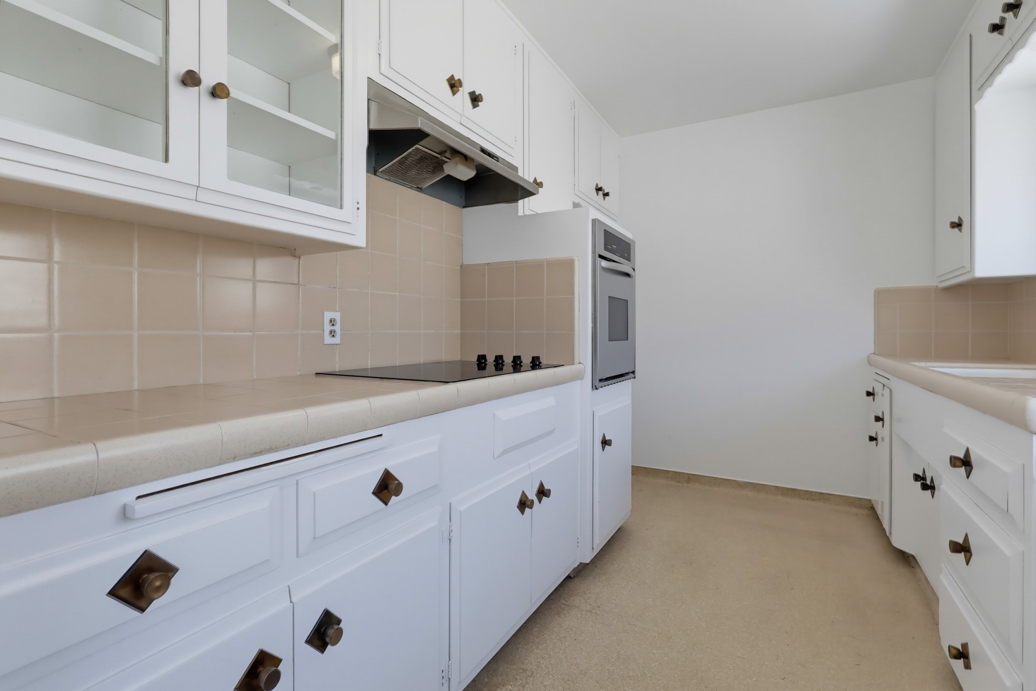 Virtual tour photo 21 of 54 for 2060 E 3rd St Apt 6
