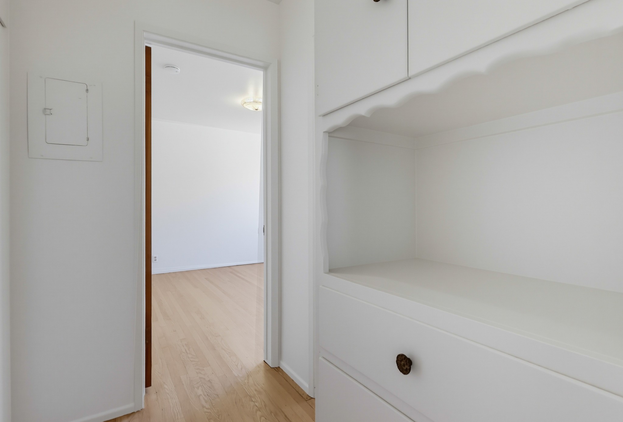 Virtual tour photo 28 of 54 for 2060 E 3rd St Apt 6
