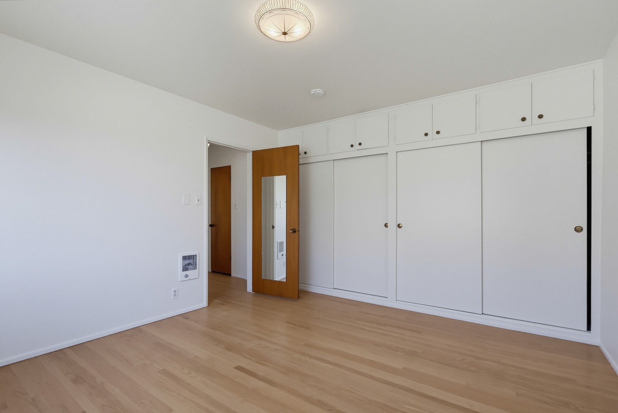 Virtual tour photo 33 of 54 for 2060 E 3rd St Apt 6