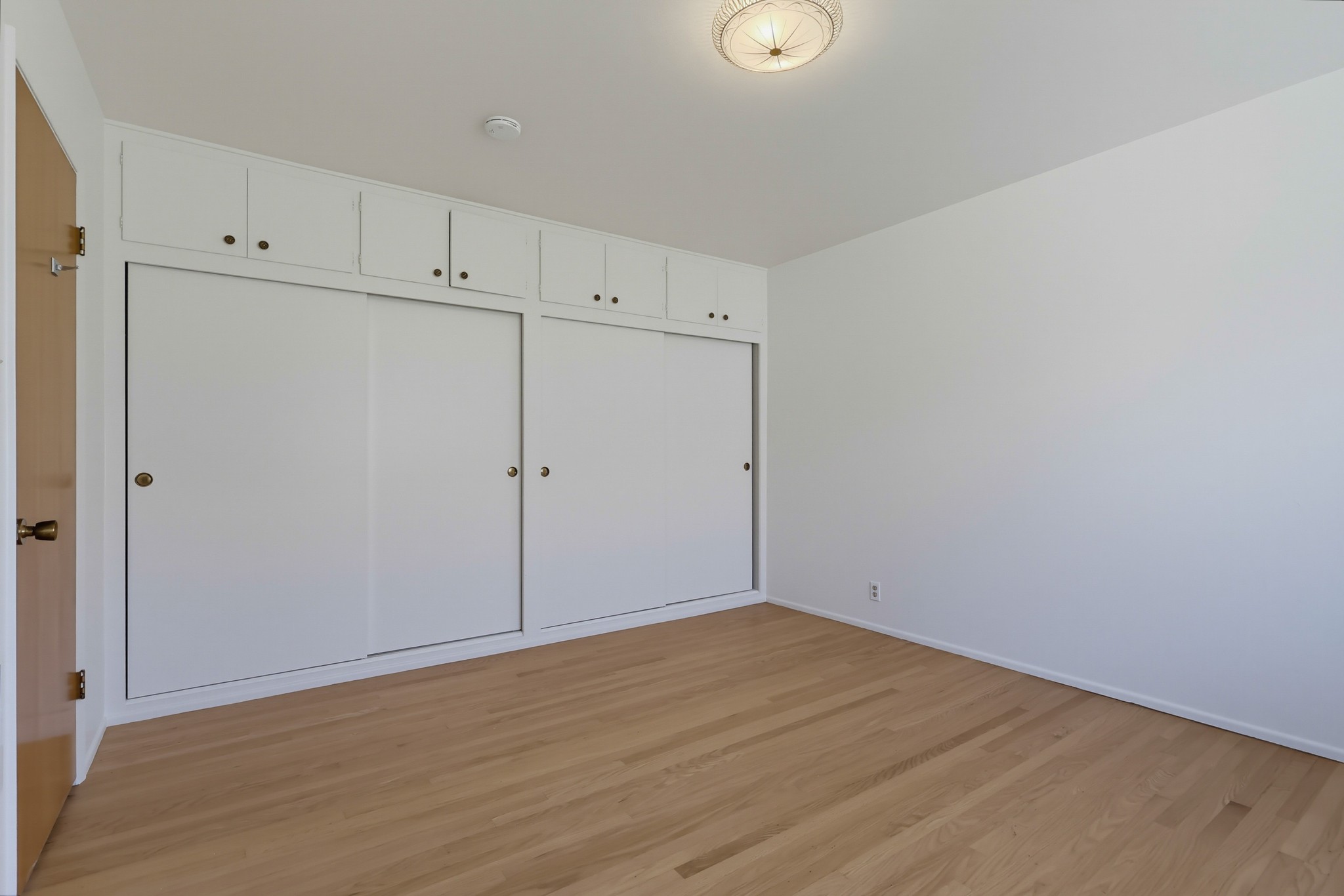 Virtual tour photo 34 of 54 for 2060 E 3rd St Apt 6