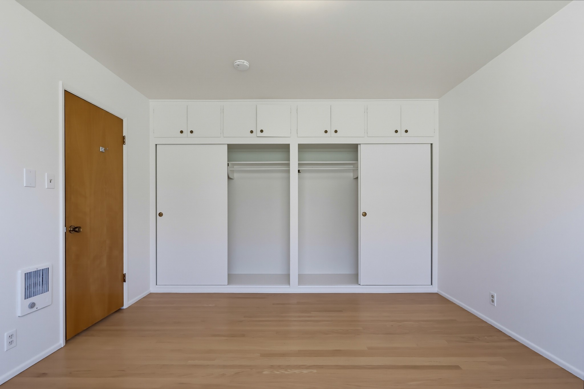Virtual tour photo 35 of 54 for 2060 E 3rd St Apt 6