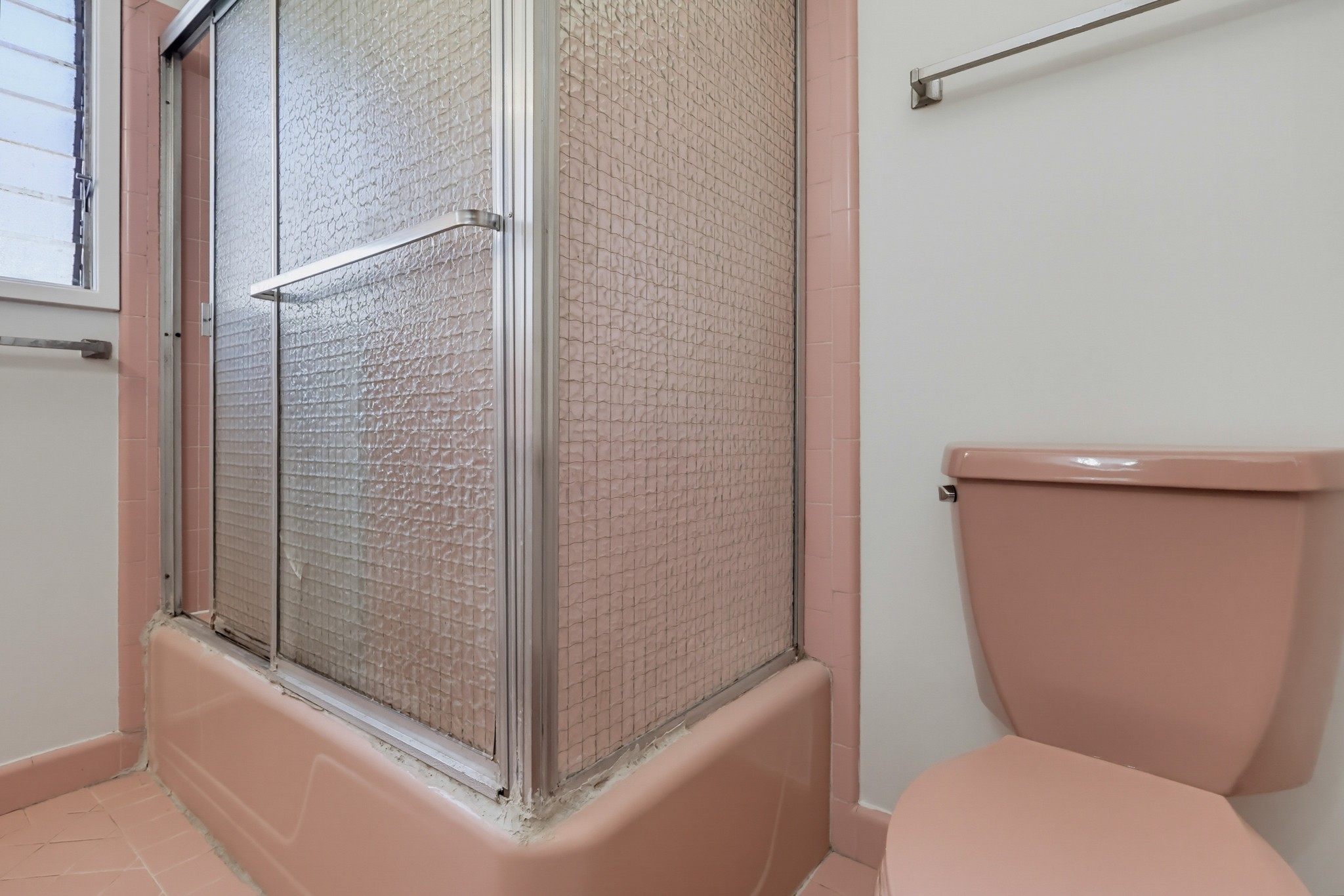 Virtual tour photo 41 of 54 for 2060 E 3rd St Apt 6