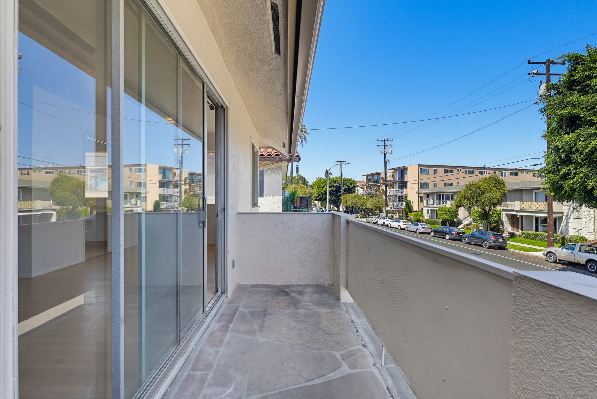 Virtual tour photo 47 of 54 for 2060 E 3rd St Apt 6
