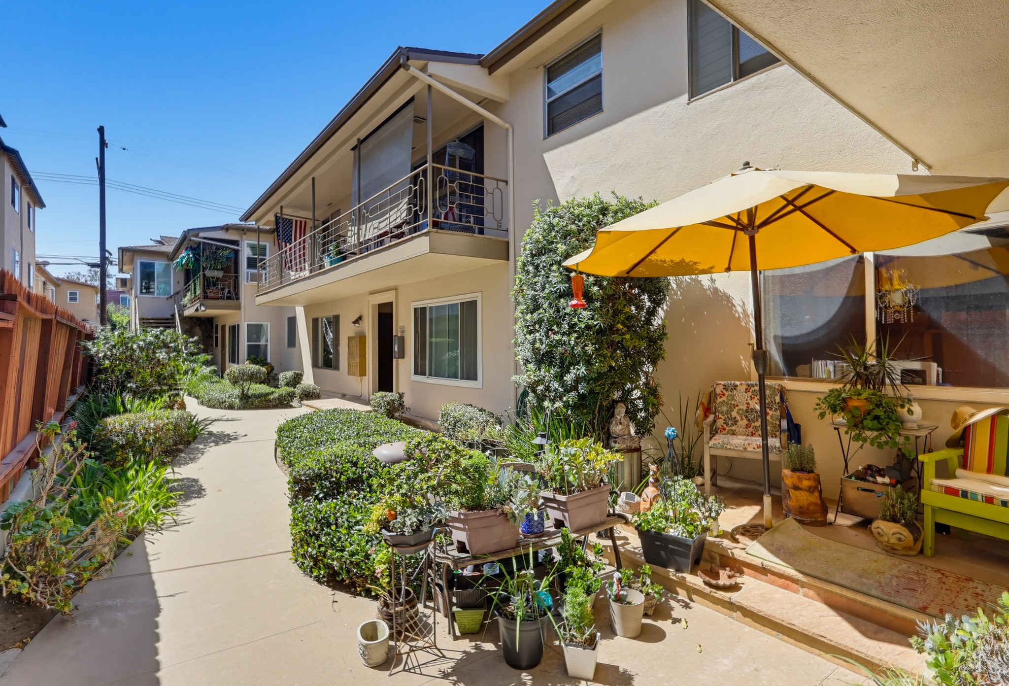 Virtual tour photo 52 of 54 for 2060 E 3rd St Apt 6