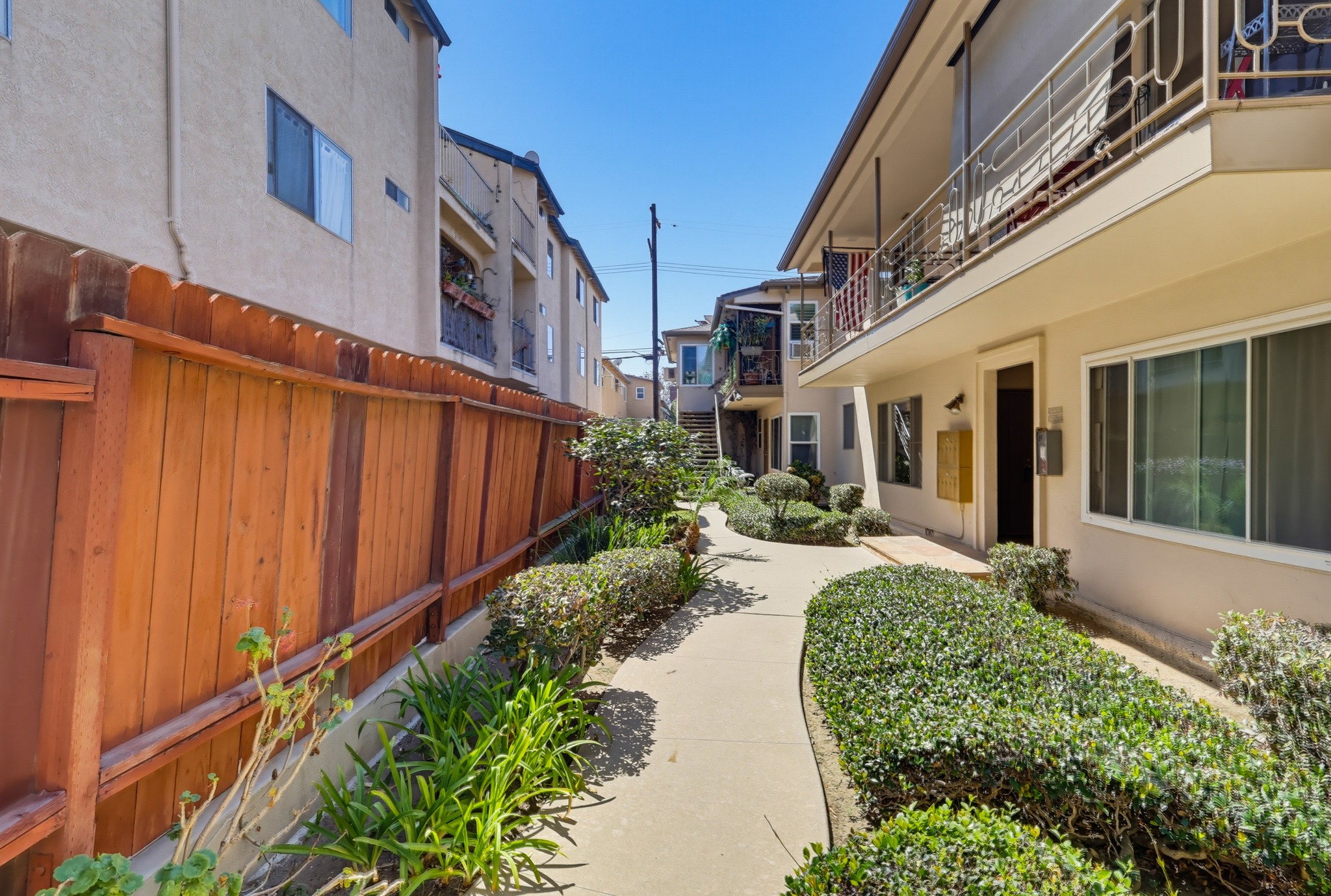 Virtual tour photo 53 of 54 for 2060 E 3rd St Apt 6