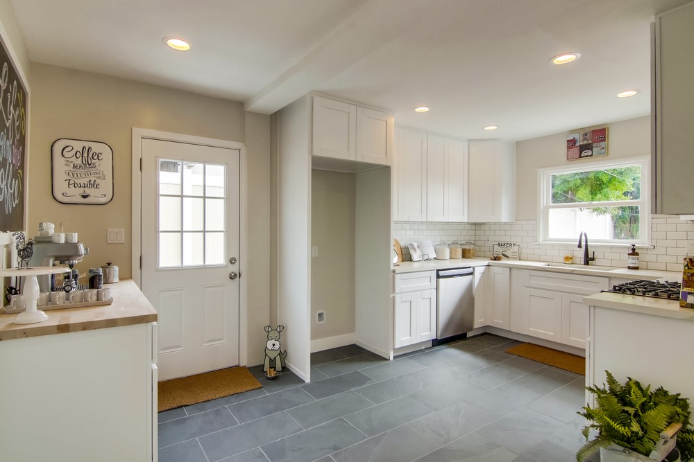 Virtual tour photo 18 of 54 for 2061 39th St