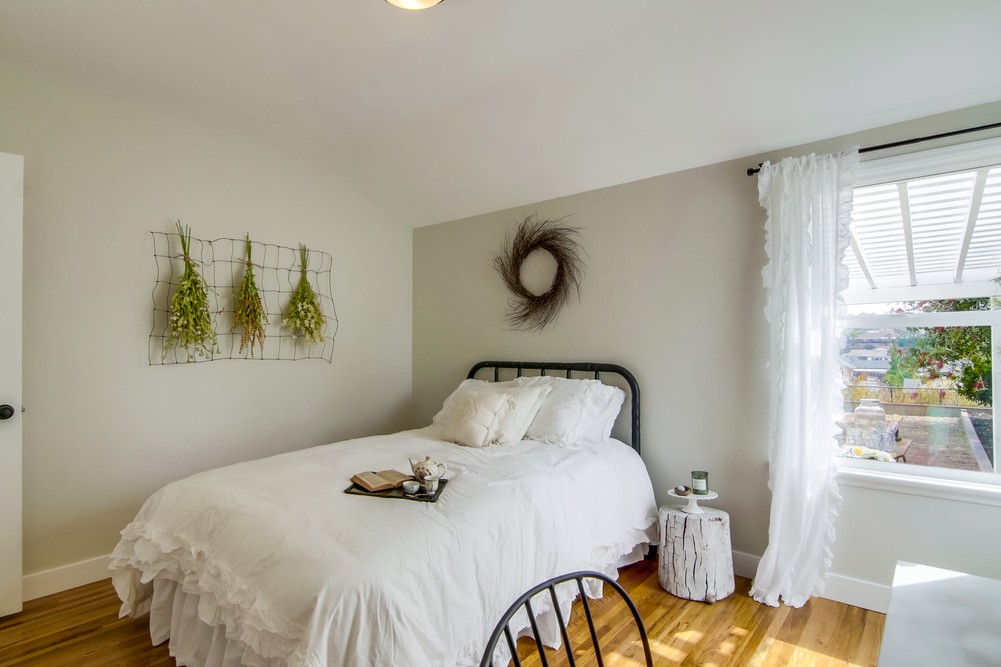 Virtual tour photo 27 of 54 for 2061 39th St