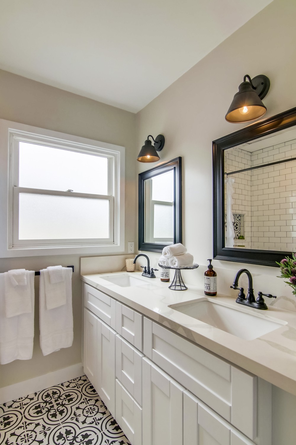 Virtual tour photo 30 of 54 for 2061 39th St