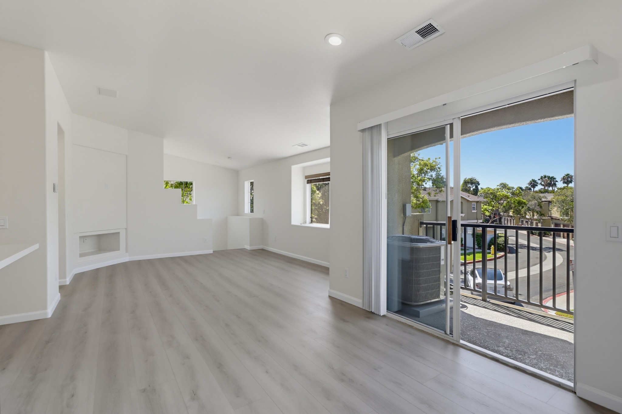 Virtual tour photo 4 of 37 for 2062 Azure Cove