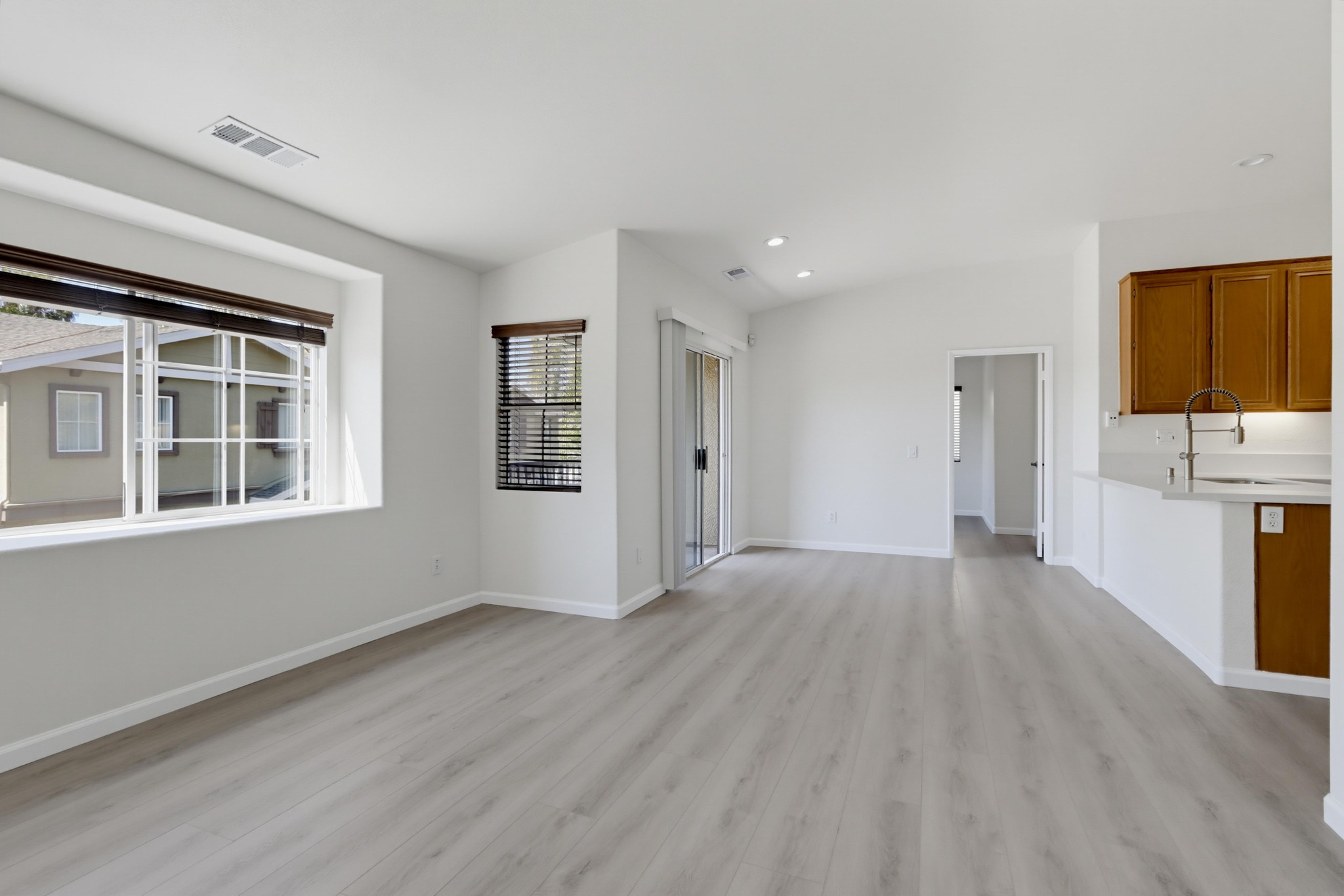 Virtual tour photo 6 of 37 for 2062 Azure Cove