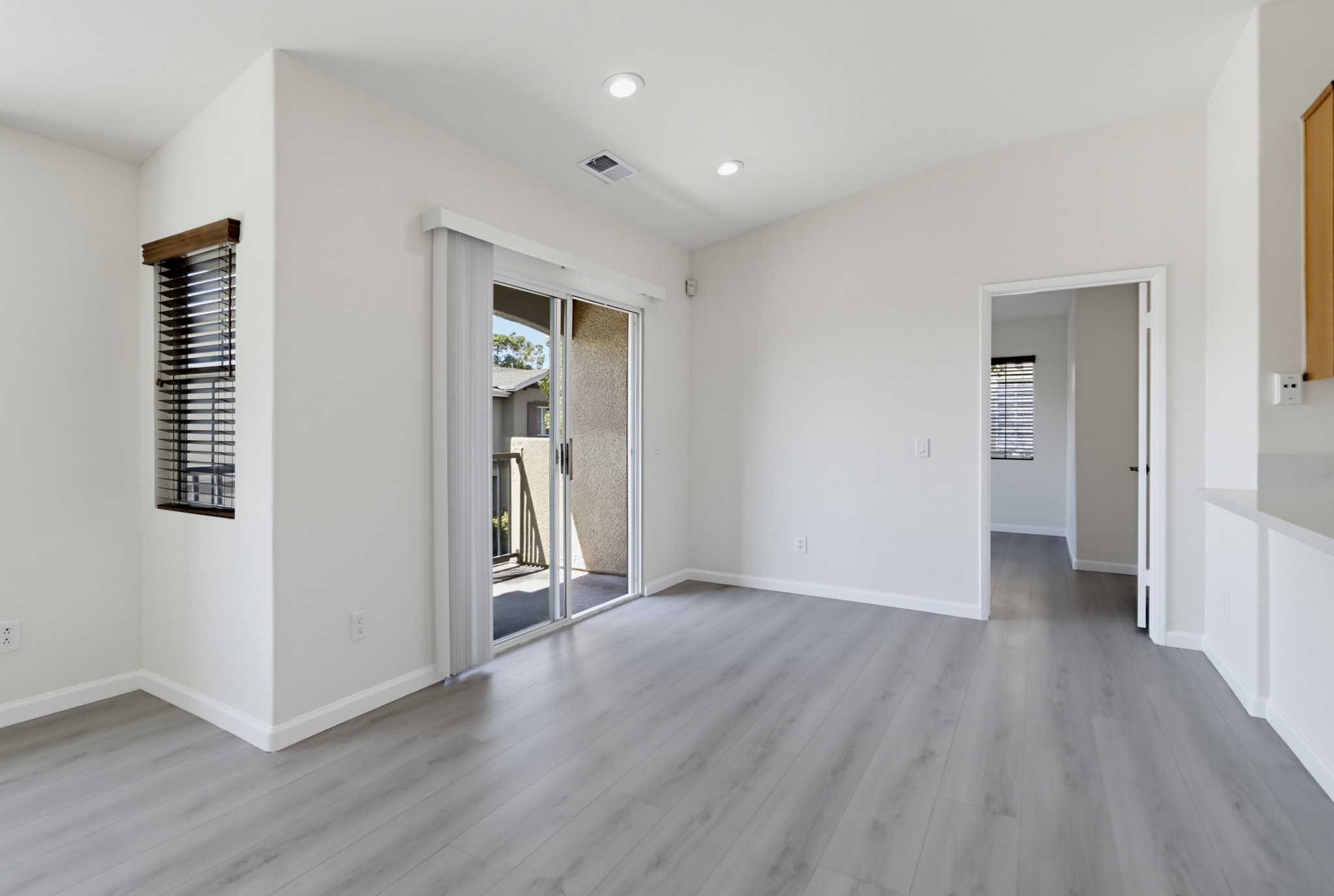 Virtual tour photo 7 of 37 for 2062 Azure Cove