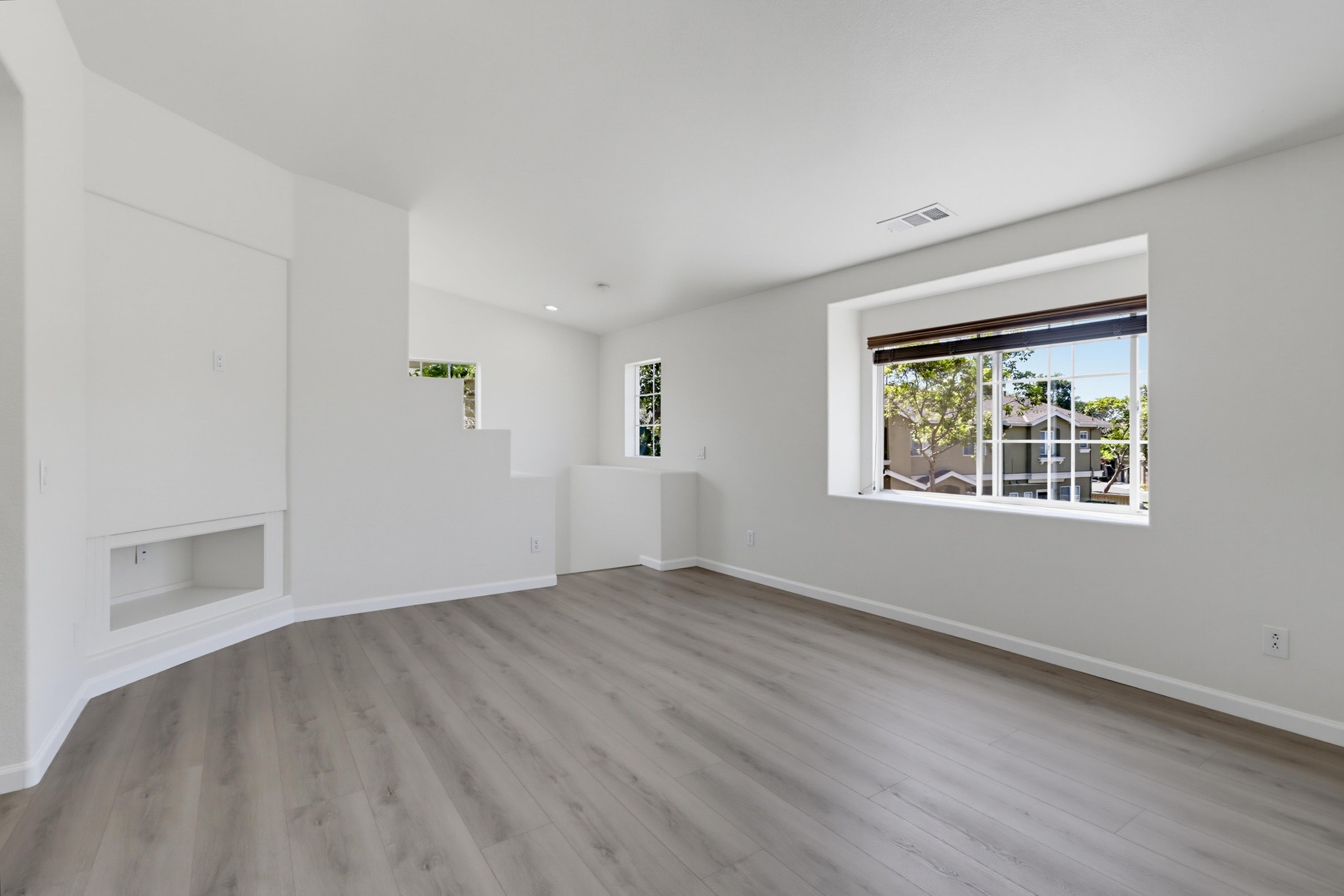 Virtual tour photo 8 of 37 for 2062 Azure Cove