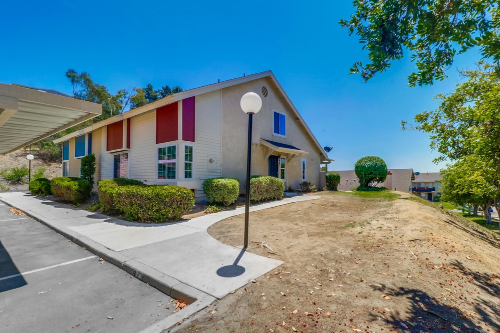 Virtual tour photo 1 of 44 for 2066 Manzana Way