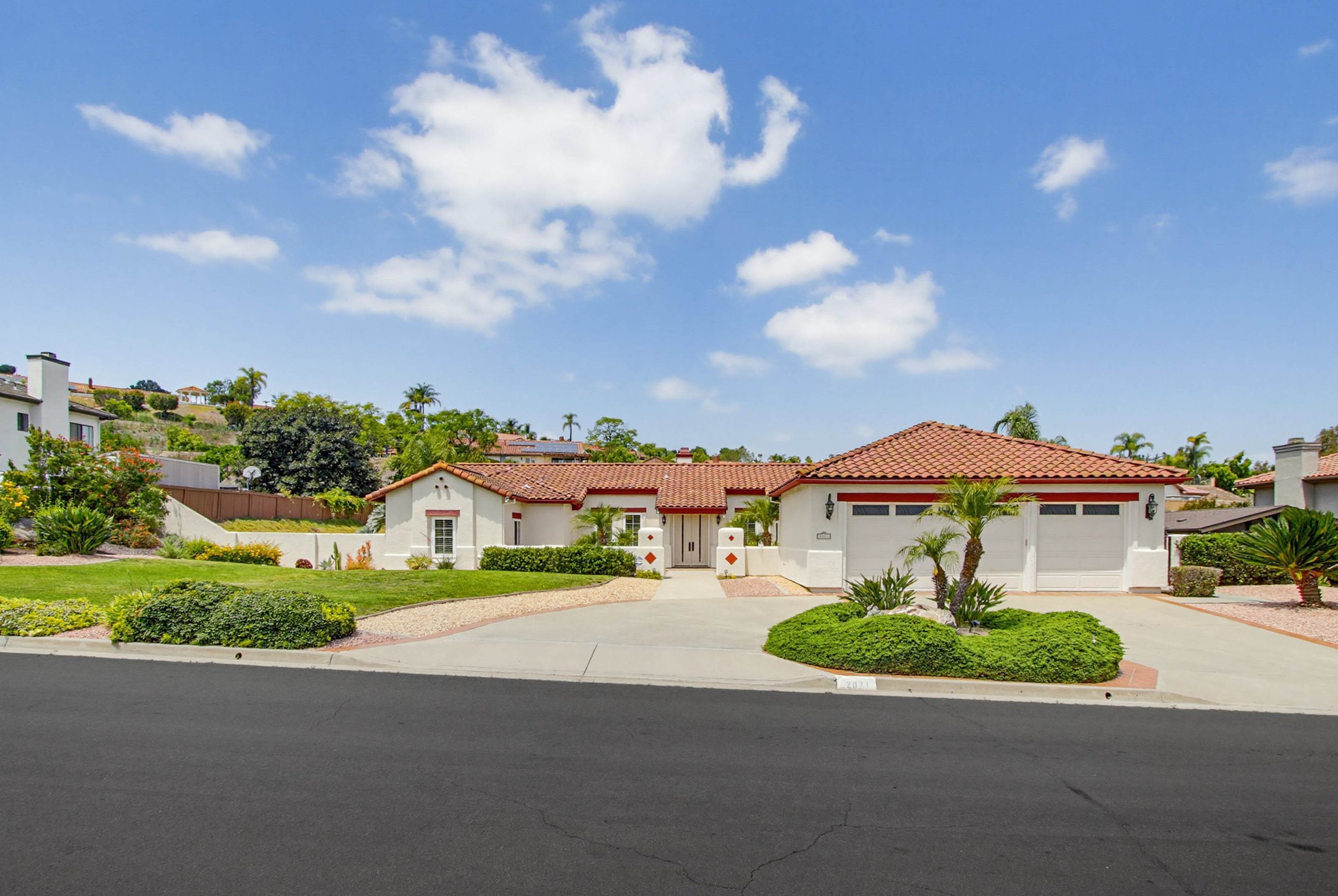 Virtual tour photo 1 of 41 for 2071 Winamar Pl