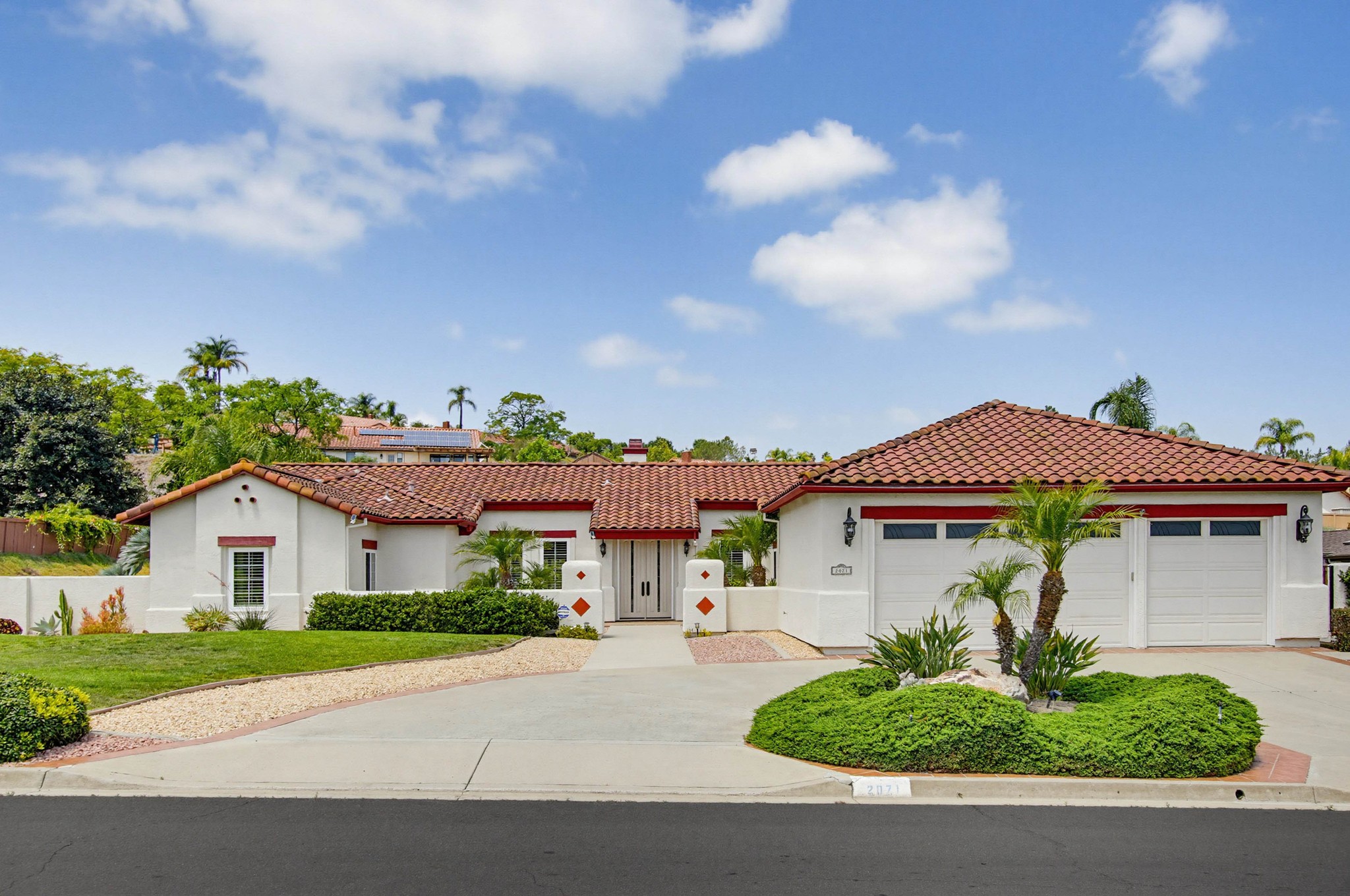 Virtual tour photo 3 of 41 for 2071 Winamar Pl