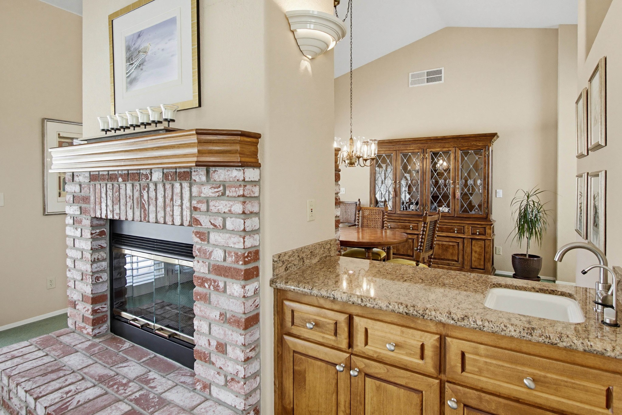 Virtual tour photo 8 of 41 for 2071 Winamar Pl