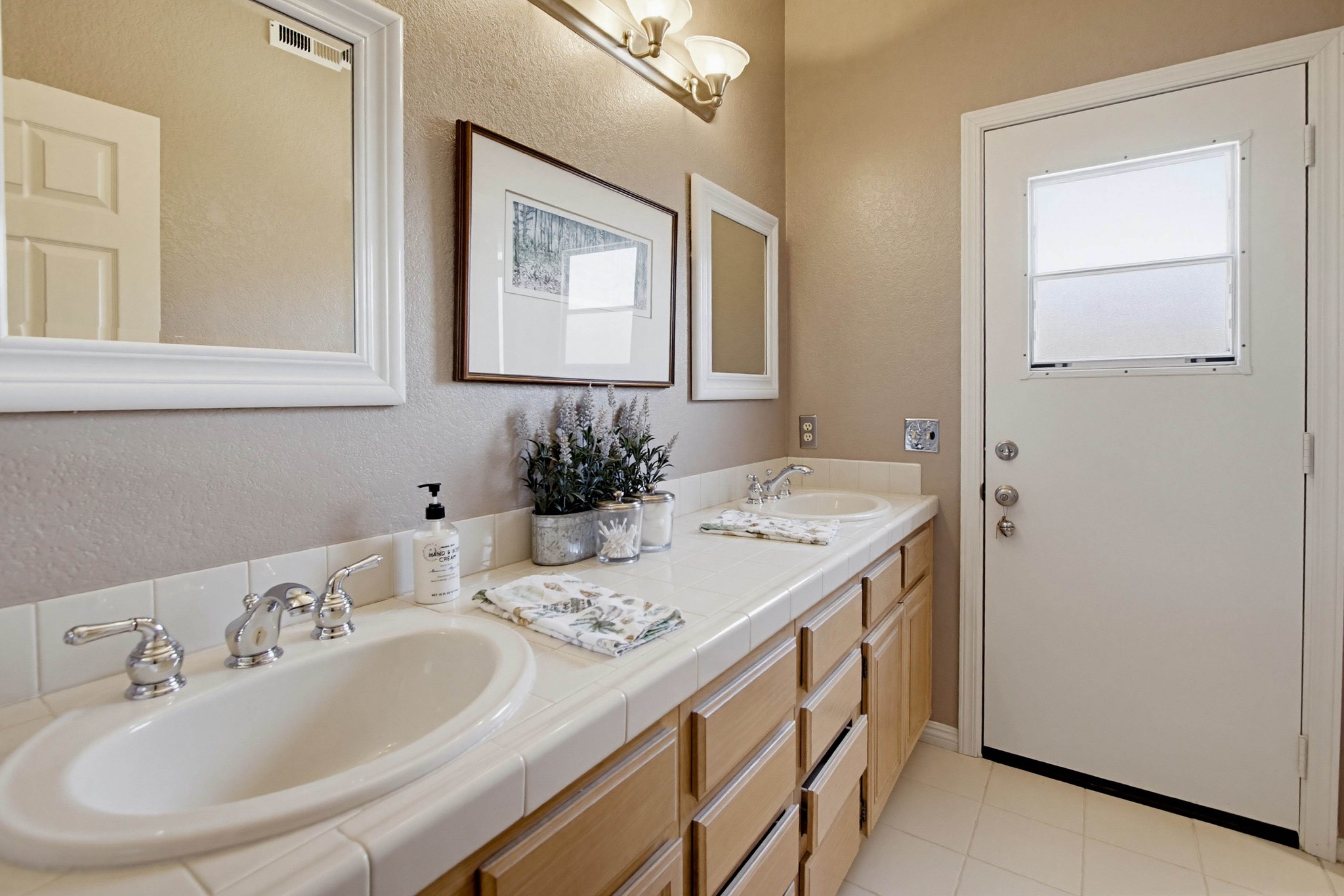 Virtual tour photo 27 of 41 for 2071 Winamar Pl