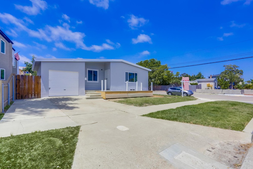 Virtual tour photo 1 of 32 for 2076 Emerald St