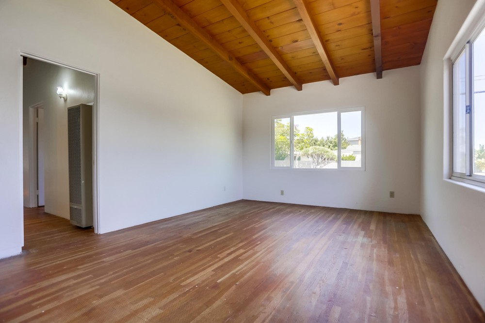 Virtual tour photo 8 of 32 for 2076 Emerald St