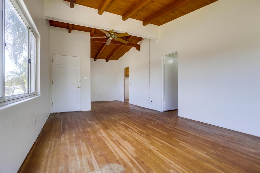 Virtual tour photo 9 of 32 for 2076 Emerald St