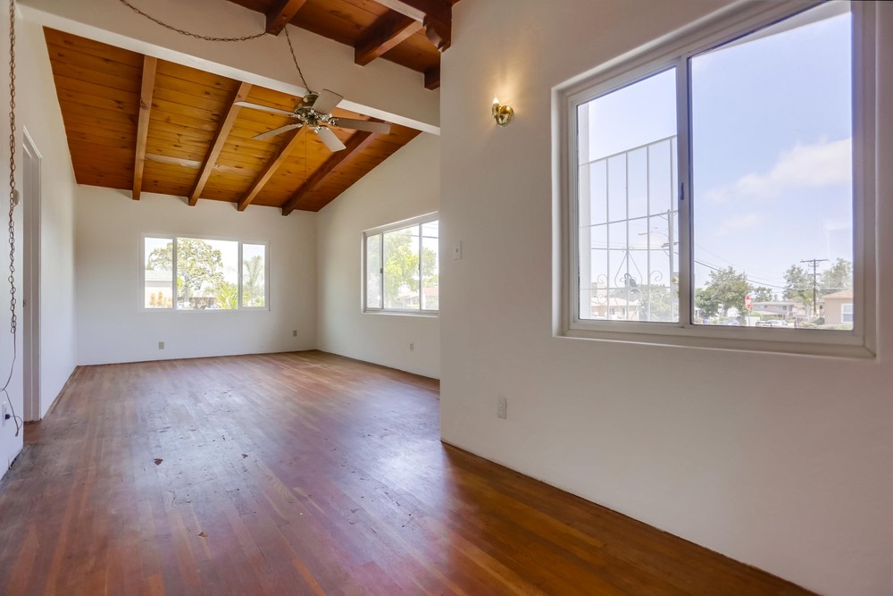 Virtual tour photo 12 of 32 for 2076 Emerald St