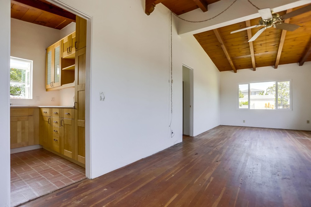 Virtual tour photo 13 of 32 for 2076 Emerald St
