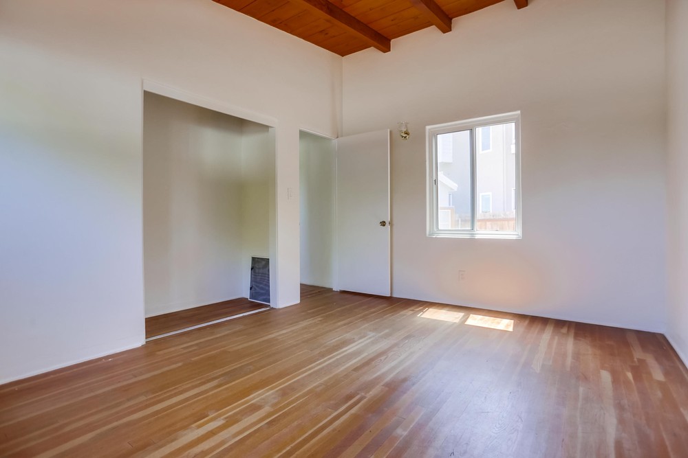 Virtual tour photo 20 of 32 for 2076 Emerald St