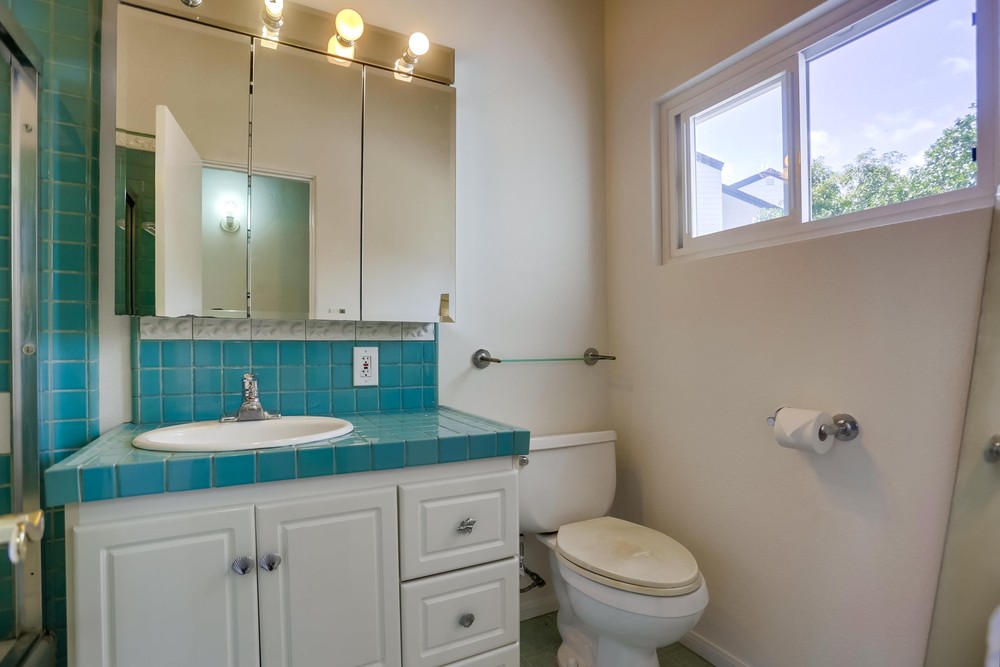Virtual tour photo 24 of 32 for 2076 Emerald St