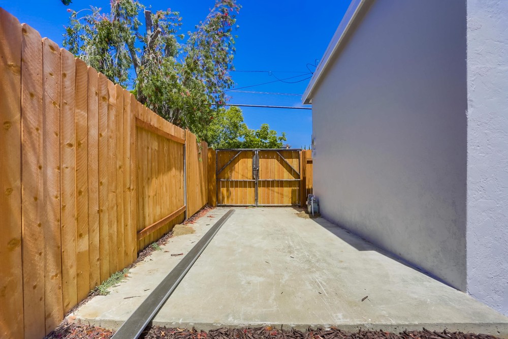 Virtual tour photo 32 of 32 for 2076 Emerald St