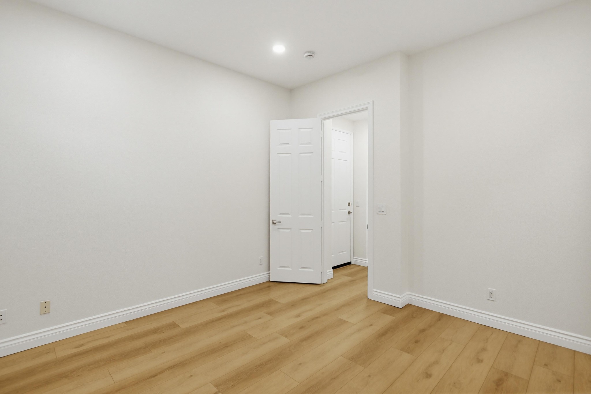 Virtual tour photo 27 of 80 for 2078 San Diego Ave