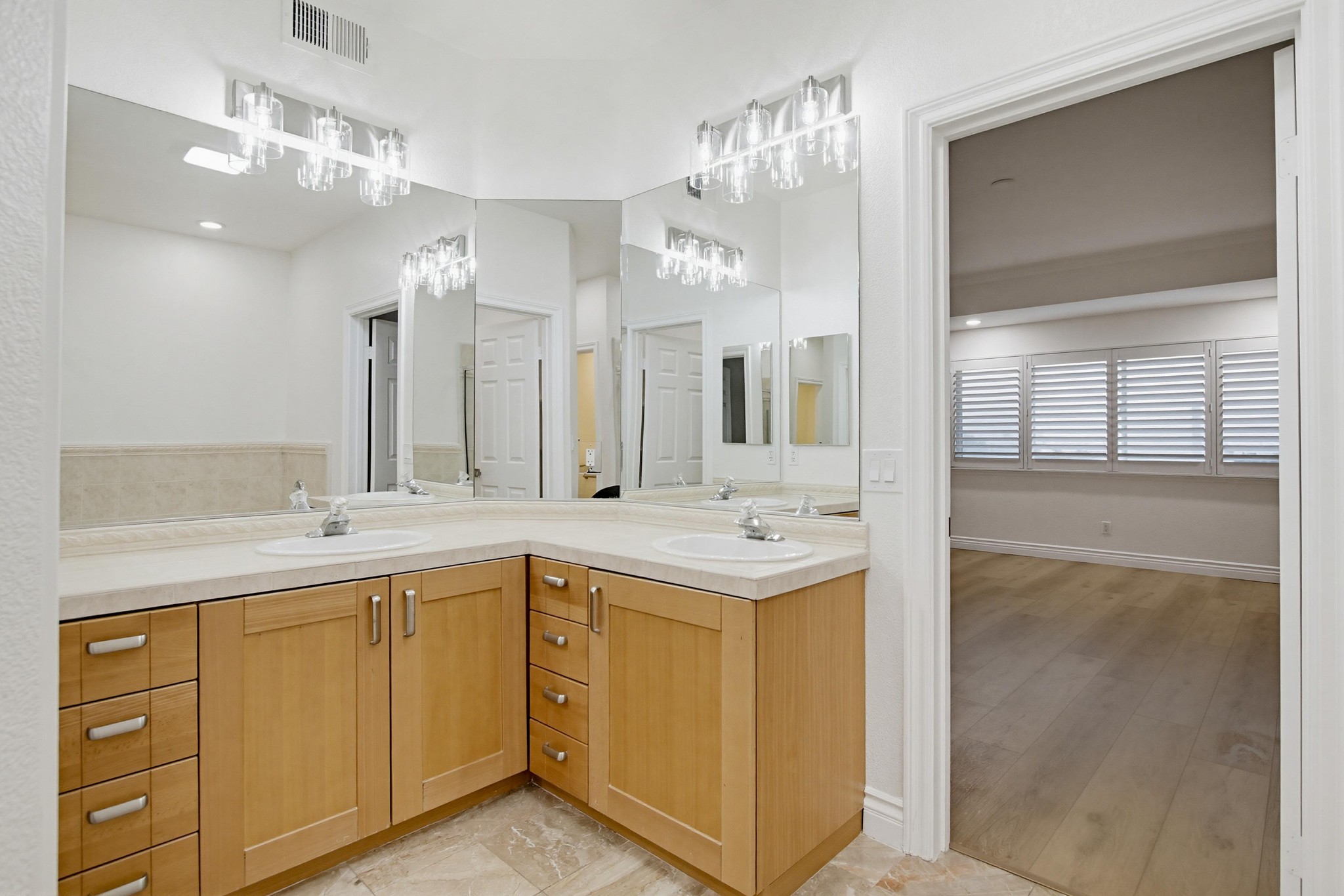 Virtual tour photo 36 of 80 for 2078 San Diego Ave