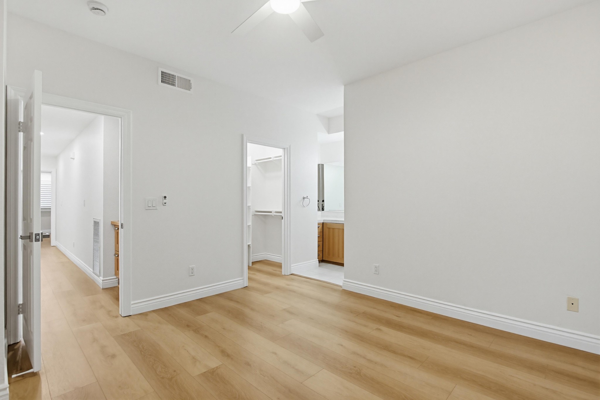 Virtual tour photo 44 of 80 for 2078 San Diego Ave