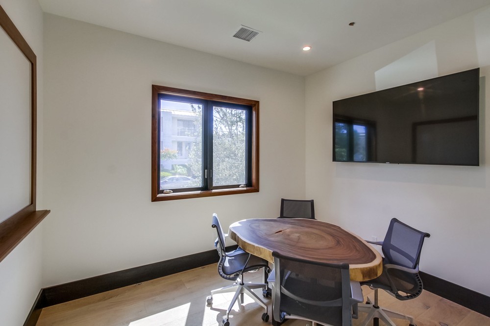 Virtual tour photo 10 of 38 for 2079 Garnet Ave