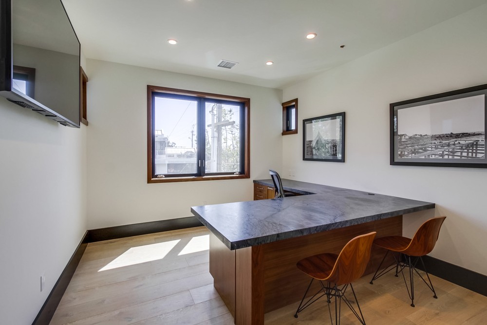 Virtual tour photo 30 of 38 for 2079 Garnet Ave