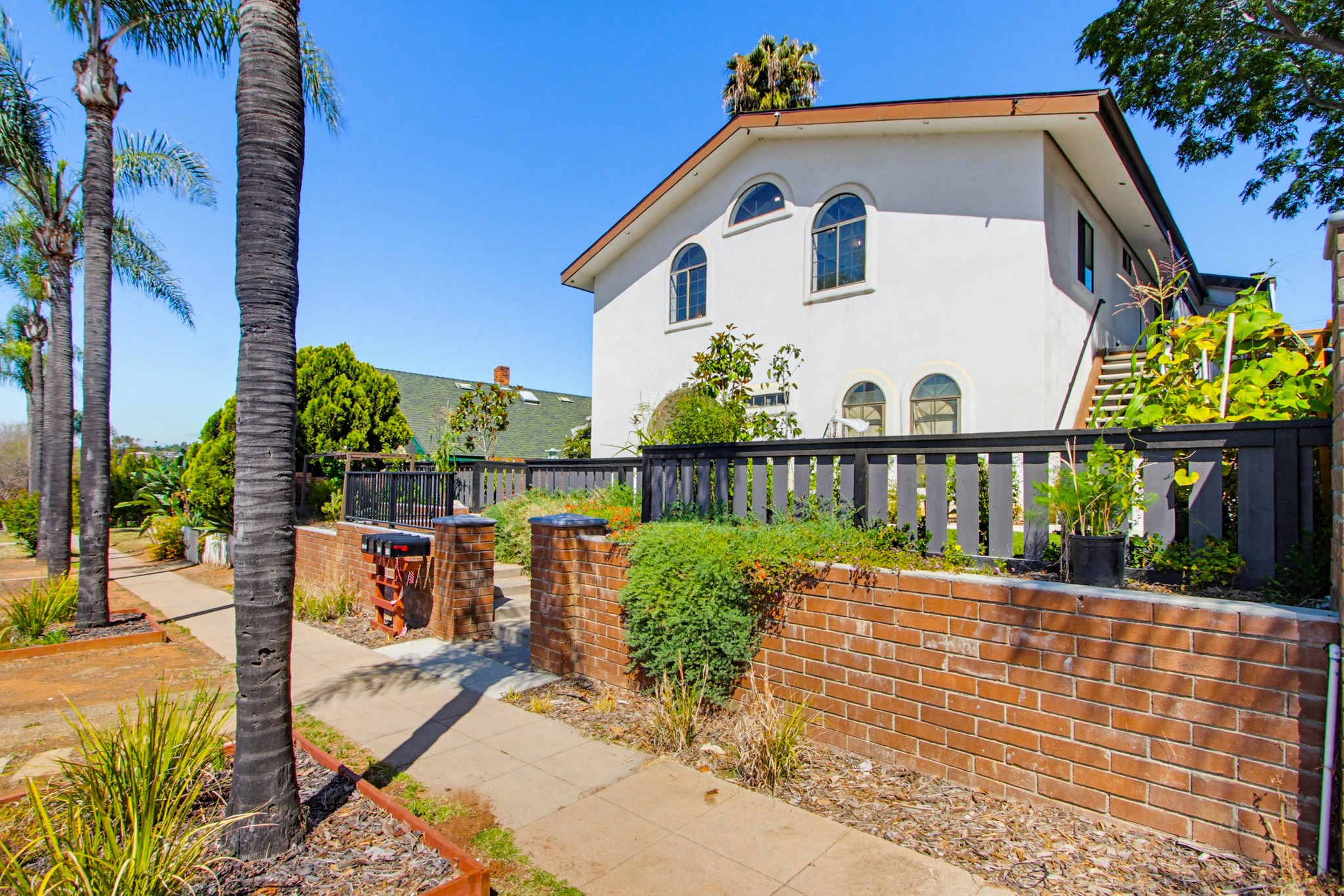 Virtual tour photo 3 of 47 for 208 W 9th Ave