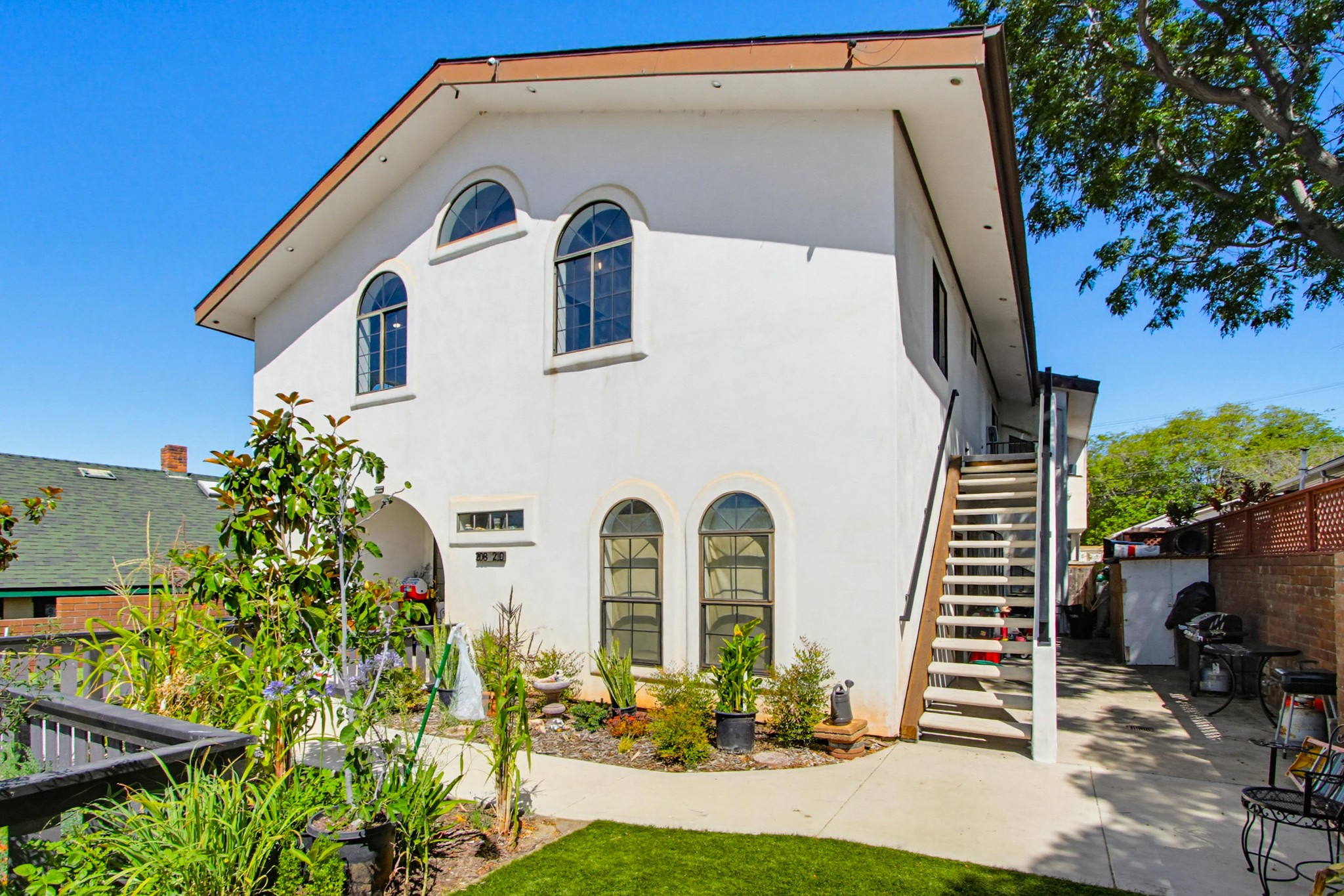 Virtual tour photo 5 of 47 for 208 W 9th Ave