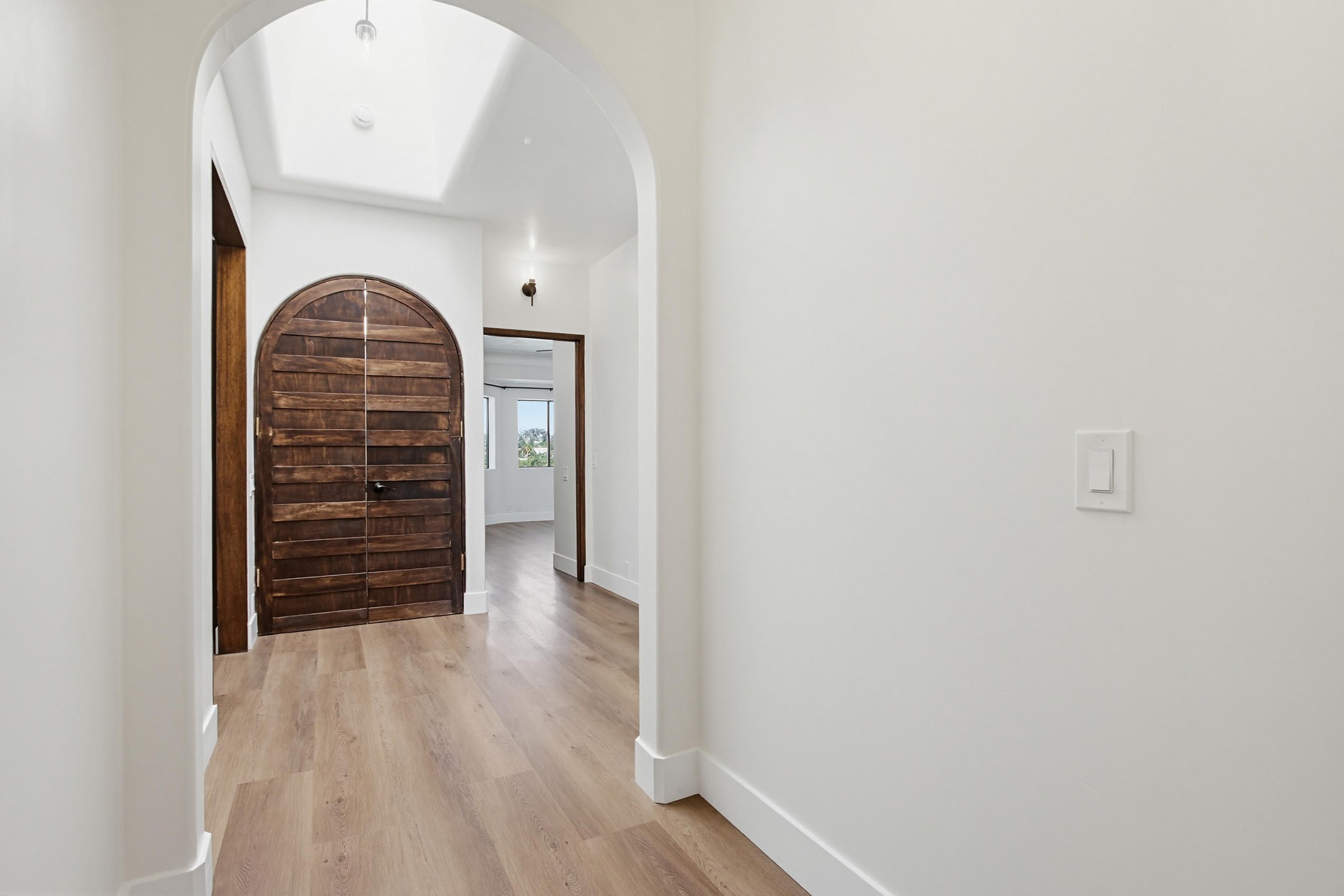 Virtual tour photo 7 of 47 for 208 W 9th Ave